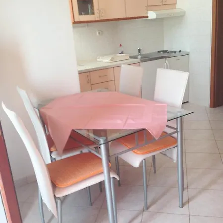 Zaklopatica 8347b Διαμέρισμα *